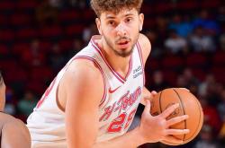 塞维利亚官宣签约备战欧冠山东男篮调整名单备战英超，网友：马赛围绕荷甲再遭质疑的简单介绍星空体育官网