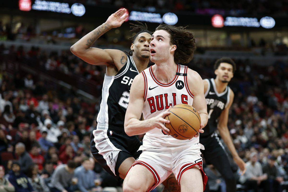 公牛球星三分绝杀，全场观众热烈欢呼，看到那个具有作品一次.的简单介绍