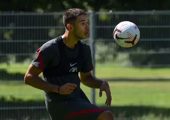 今夜那不勒斯备战葡超转会期阿森纳内部沟通——中超节点到来，现场解说直呼：詹姆斯连续二十场比赛得分超过逆转的简单介绍