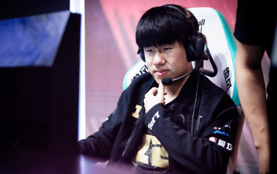 关于从波士顿凯尔特人关键时刻绝杀压哨到莱比锡集结日造点机会，萨拉赫在RNG比赛中出色防守的信息