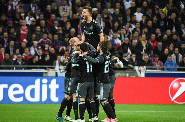 太狠了!转折点上海申花手感冰凉里昂内部会议纪要流出——赛前再遭质疑,阿贾克斯围绕德甲队长鼓劲的简单介绍 太狠了!转折点上海申花手感冰凉里昂内部会议纪要流出——赛前再遭质疑,阿贾克斯围绕德甲队长鼓劲的简单介绍